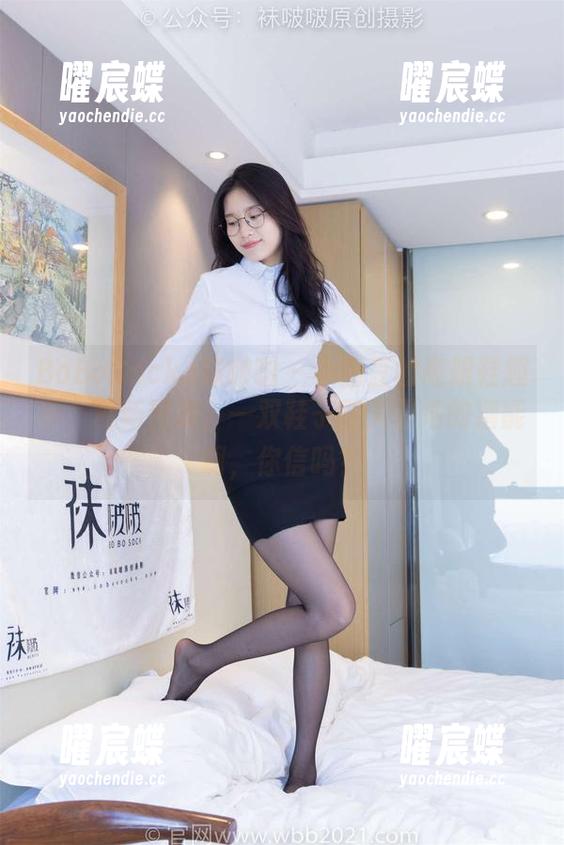 BoBoSocks袜啵啵 - 小甜豆的高跟鞋趣事，最新图集，一双鞋子翻天覆地的潜能啊，你信吗？