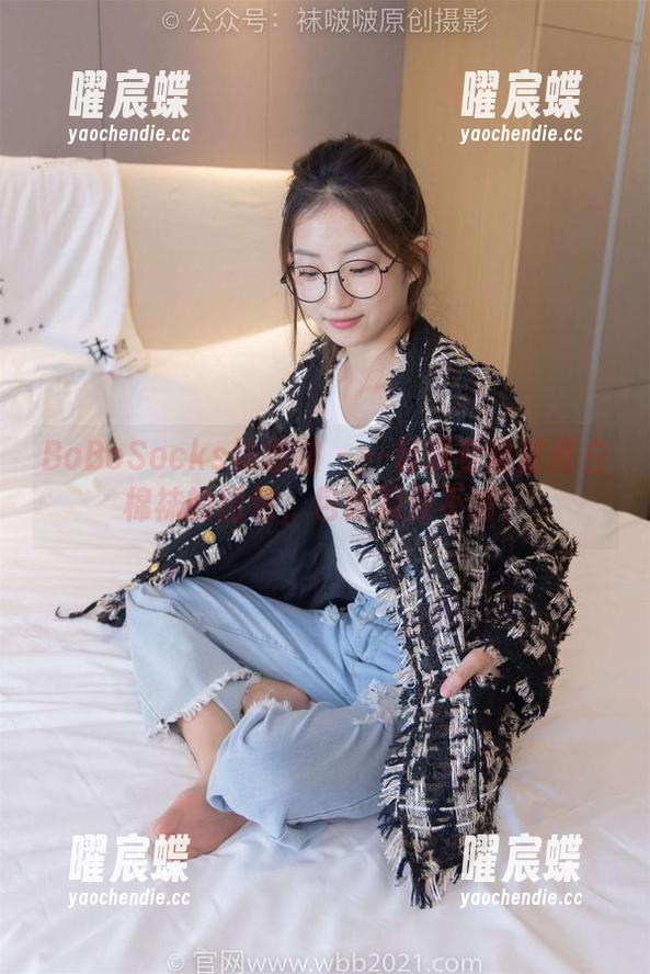 BoBoSocks袜啵啵 - 一起观看甜甜圈白棉袜的图包，包你忍俊不禁！