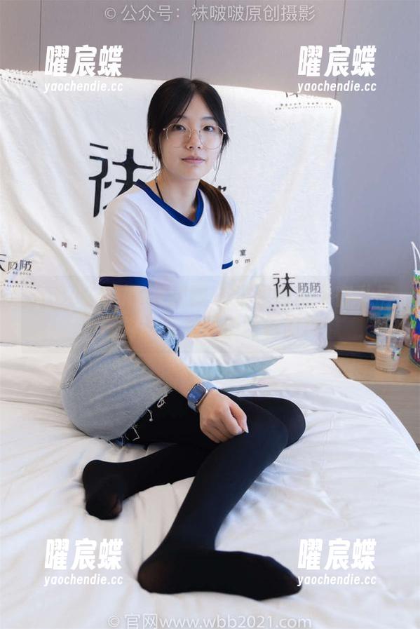 BoBoSocks袜啵啵 - 没想到稚予在私房里秀的竟然是淡粉色船袜