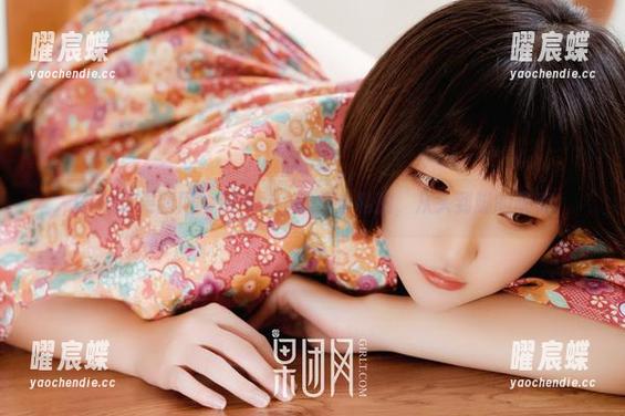 GIRLT果团网 - 甜Abby的黑丝私拍，从头到脚的呢喃