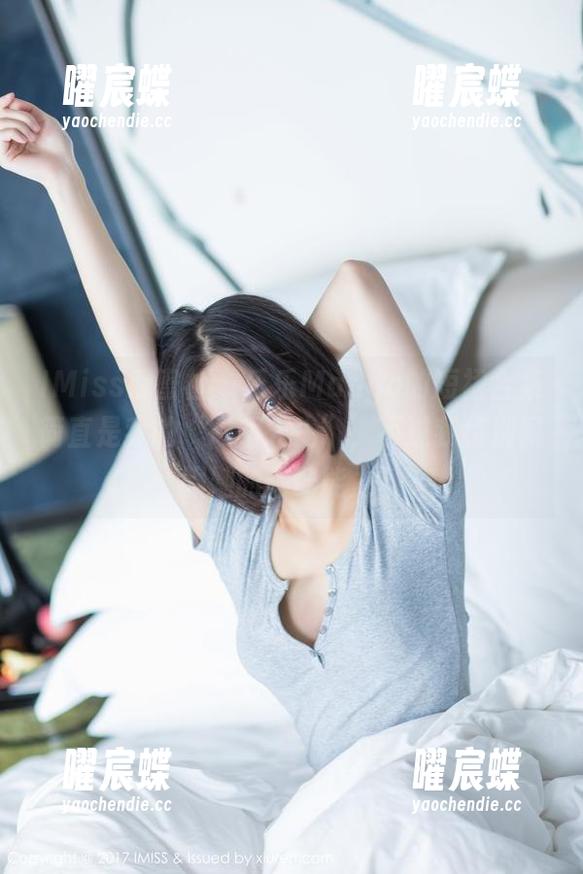 IMiss爱蜜社 - 乐乐Mango的短裙合集简直是我的“短裙人生”，不过我特别佩服她的搭配能力。