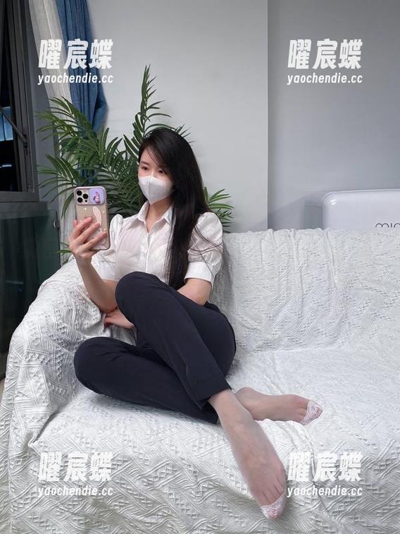 微密圈 - 寻找真相：July芝岚的白衬衫其实是宇宙的隐喻吗？