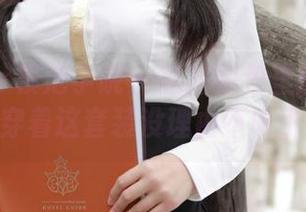 MFStar模范学院 – 私拍图包里的夏茉GIGI，穿着这套装没理由不吸引目光.