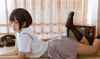每一张都是情怀，倒不是上课的笔记，而是喵糖映画的画室少女制服套图让我想感叹成长