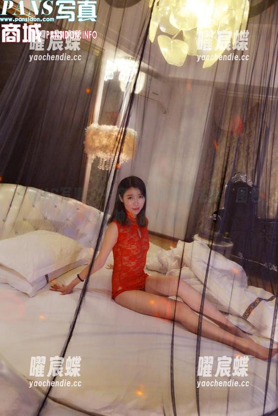 PANS写真 - 一窥凡凡的旗袍私房，图包像是神秘的宝箱。