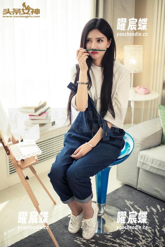 TouTiao头条女神 - 周治宇和他的水手服，这些精选图让我渴望跳进海里