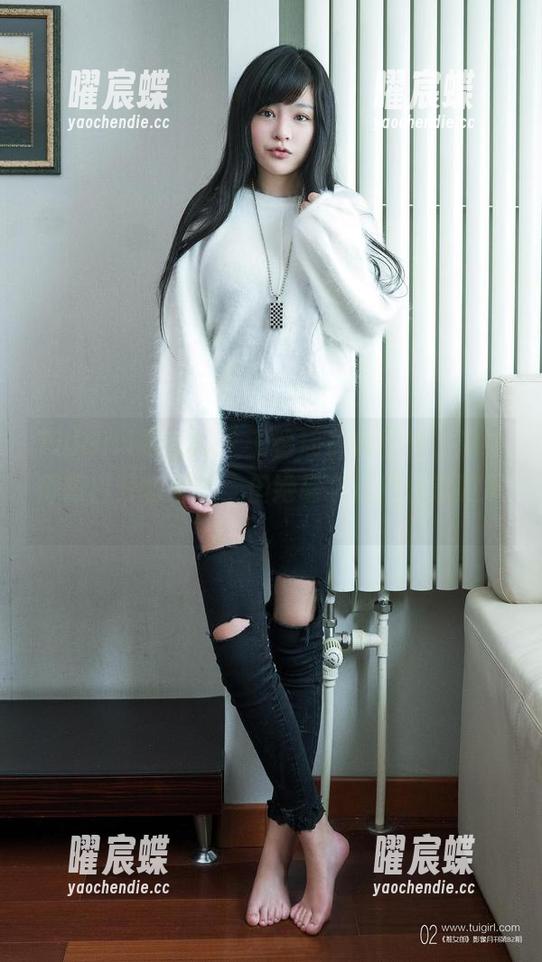 TuiGirl推女郎 - 王馨瑶最新图集，清纯得跟白开水似的，但她确实扛得住这股风。