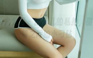 UGirls尤果网 – 田慕儿的私拍，甜心与反转之间的小刁钻
