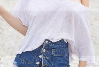 UGirls尤果网 – 合照来一张！黛斯羽套装高清原图，太美我忍不住只想给手机换新壳了！