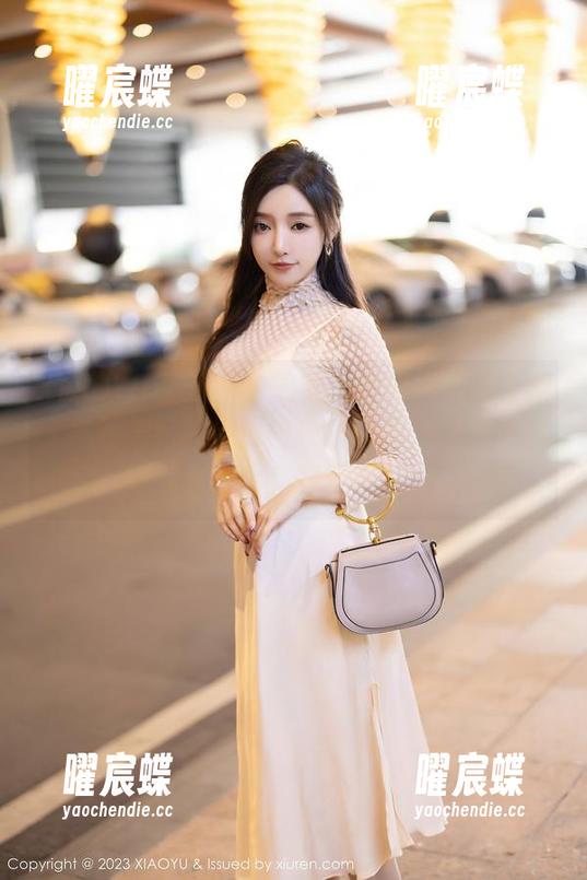 XIAOYU语画界-何嘉颖 XIAOYU语画界 - 慢慢品位何嘉颖的合集,黑丝美腿和半透内衣的碰撞,照片中总有那么一瞬,暗示着什么。