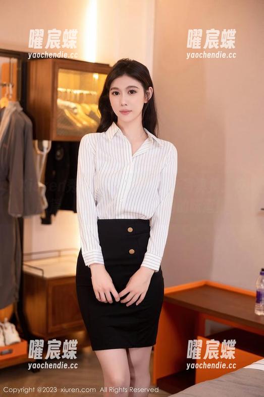 Xiuren秀人网 - 刘婷婷的新写真集：校服篇，更新让人想念校园的味道！