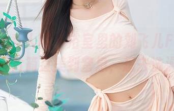 Xiuren秀人网 – 浴室里的刘飞儿Faye，定制图片简直美到窒息，想去洗澡啦！