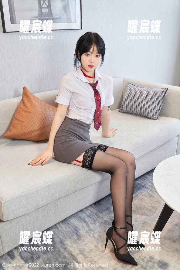 Xiuren秀人网-区静瑶 Xiuren秀人网 - 这款毛衣该怎么搭?在线请教区静瑶作品再好不过了。