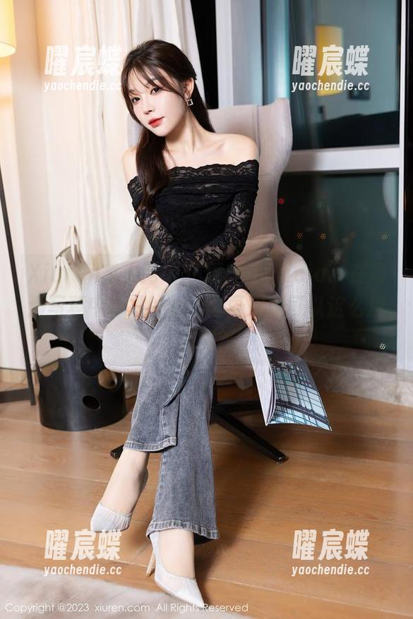 Xiuren秀人网 - “周美美alicia”在高清写真中释放的裸足信号，脚可以这么撩人嘛？