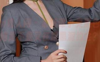 Xiuren秀人网 – 最新谭小灵黑色写真：她是不是又在跟黑洞约会？