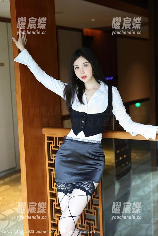 Xiuren秀人网 - 软软酱私房美图：女友的气质，微妙得让人忌妒。