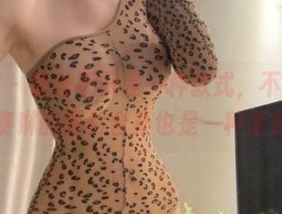 微密圈 – 蕾丝不只是一种款式，不爱笑的赛琳的图片合集也是一种情绪