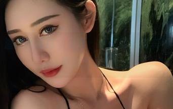 微密圈 – 渔网黑丝这么有趣，明明就是完美的不爱笑的赛琳壁纸！