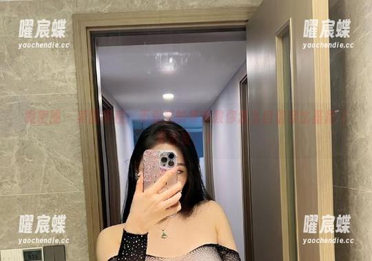 微密圈 - 美图教程：不爱笑的赛琳教你怎么自信穿比基尼（要脸皮！）