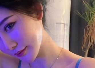 微密圈 – 不爱笑的赛琳妹妹图包中的小细节，怎么看都有点意思！