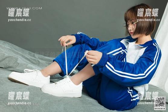 丽柜 - 奈沐子的光滑丝袜茧，图包里隐藏着什么彩蛋吗？