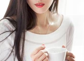 克拉女神 – 在薇薇的最新图册里，发现御姐的独特气质，不信？点开试试！