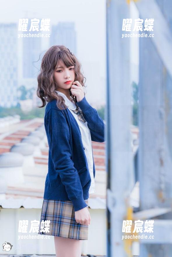 紧急报告！兔玩映画又放免费图包了，制服妹妹的小细腿，快来围观，别得意忘形哦！