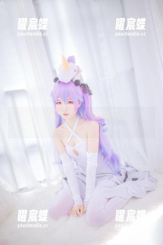 最新写真上线，北之北的魔法少女D.VA，那动作我还真学不来...
