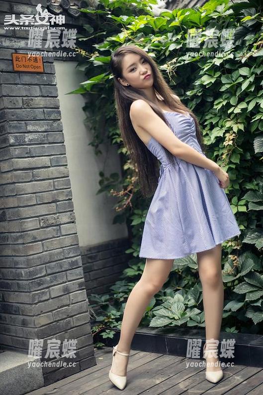 头条女神 - 杨曼妮的作品，灰丝的私拍，这气质，一般人可追不上！