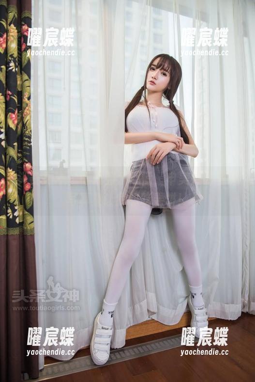 头条女神 - 可爱到了心慌，申美嫣的圣诞写真集让我想吃姜饼！