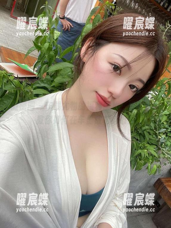 微密圈 - 车载尤物的福利图片，奶宝妹纸教你如何在车里放松身心！