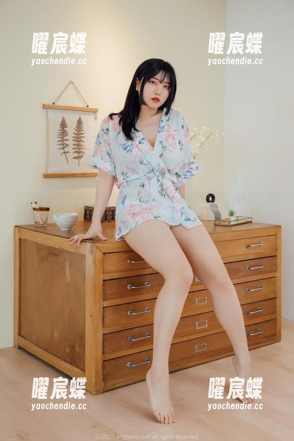 在线游览宋哈娜的套装：图集里的搭配，竟让我想起了小时候的玩具！