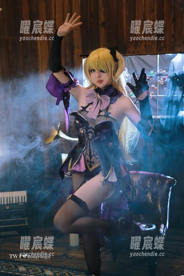 玛修侍者：小容仔咕咕咕w写真集分享，脑海里这是什么神仙组合？