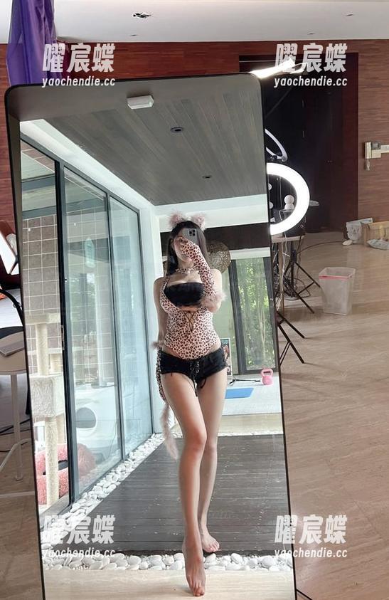 微密圈 - 小玉吃果冻的水手服私房照，图片精选带你领略不一样的海上风景