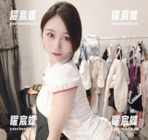 微密圈 - 小玉吃果冻携手兔女郎角色，无圣光合集，逗趣与美丽的冲突，谁会赢？