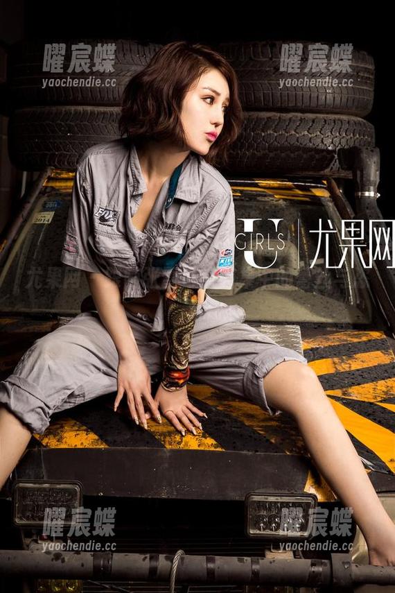 尤果网 - 跟随张雪馨，图集中的蕾丝与恣意