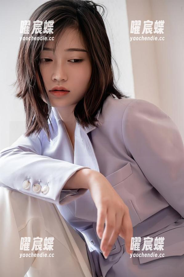 一言不合就晒棉袜，年年Nnian的原图原来这么有趣