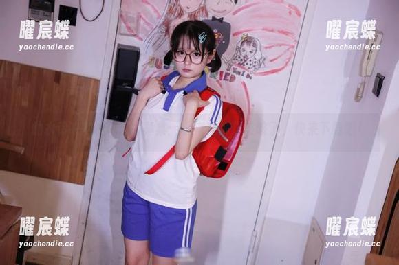 幼水铃衣 幼水铃衣的Miku写真集:看完我都想咳咳了,快来下载吧!
