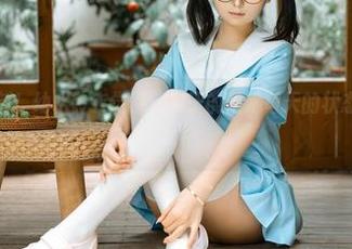 短裙分享时刻！幼水铃衣觉得，裙子的是她每天的状态，如风扑面！