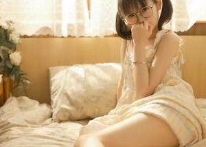 线上“幼水铃衣”的作品，梦游少女肆意翩舞中