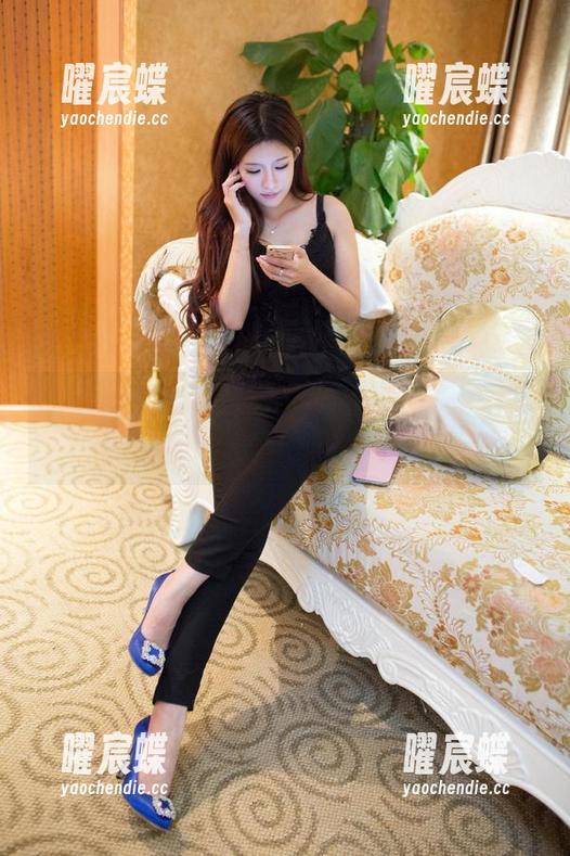 推女郎 - 谁有想象力，曾水的白衬衫不只是件衣服，你猜图包里都有啥？