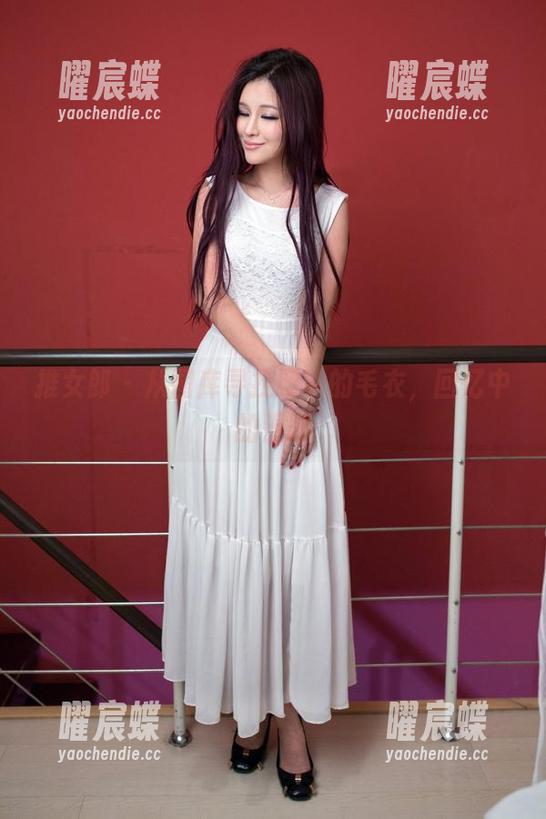 推女郎 - 从图库寻找谭冰的毛衣，回忆中的温暖
