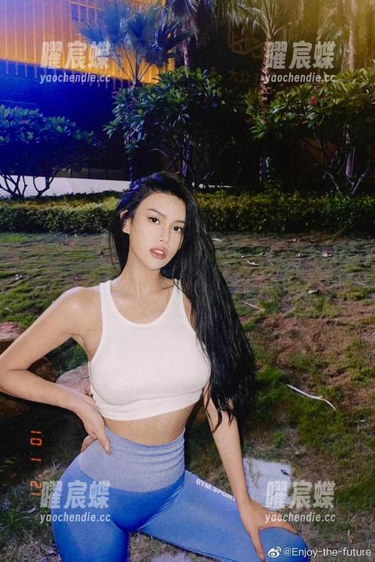 微密圈 - 免费图册，李嘉欣97空姐，赶紧来看看她在空中云淡风轻的样子