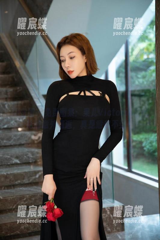 微密圈 - 免费图集：果儿Victoria与丝袜的意外邂逅，真是意想不到！