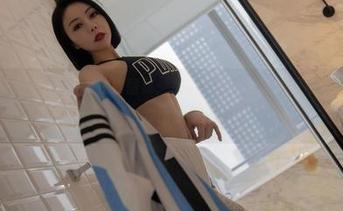 微密圈 – 果儿Victoria在线图集：怼拍，原来长得美还可以这么不按套路出牌。