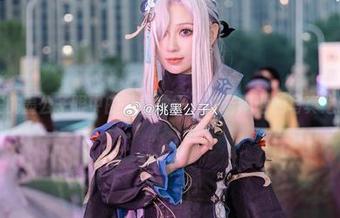 在桃墨公子眼中的八重神子，恍若隔世的写真之旅