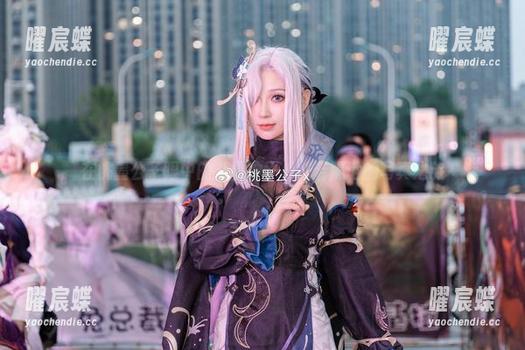 在桃墨公子眼中的八重神子，恍若隔世的写真之旅