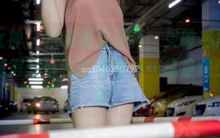 梦丝女神 – 定制黑白写真，灵唯将黑白调调演绎得就像我的衣柜——总是缺少点色彩！