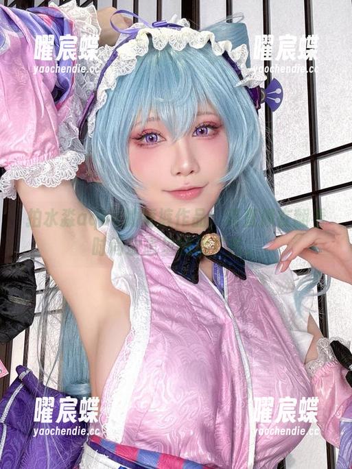 拍水淼aqua的短裤作品，简直像在翻看时尚杂志里的活广告。
