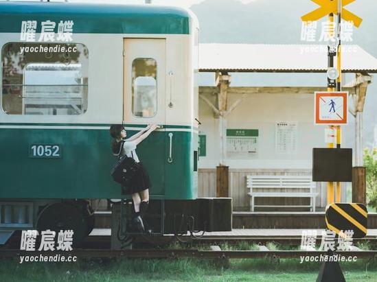 河豚抚子的写真：小女仆红衣，难道暗藏惊世之谜？